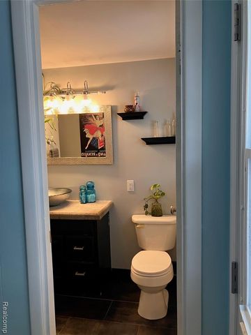 276 Bramble Brae Street, White Lake, MI 48386