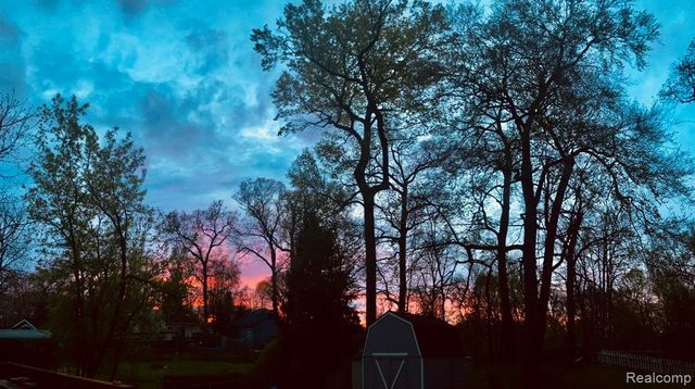 276 Bramble Brae Street, White Lake, MI 48386