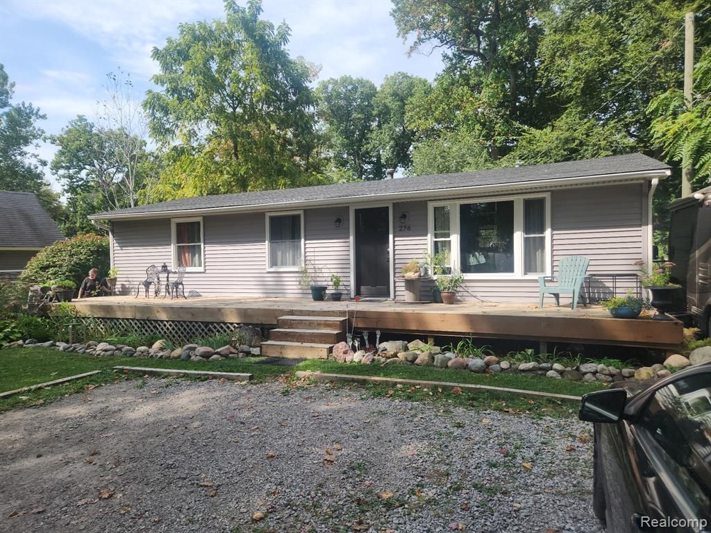 276 Bramble Brae Street, White Lake, MI 48386