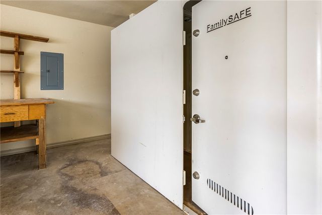 2914 N 17th Street, Rogers, AR 72756