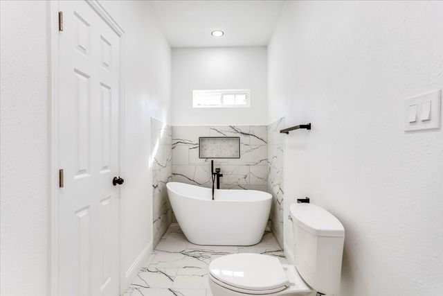 2726 Carpenter Avenue, Dallas, TX 75215