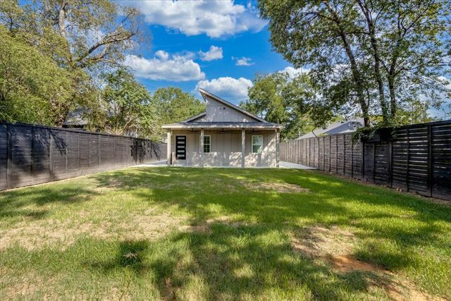 2726 Carpenter Avenue, Dallas, TX 75215