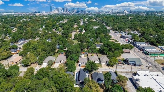 2726 Carpenter Avenue, Dallas, TX 75215