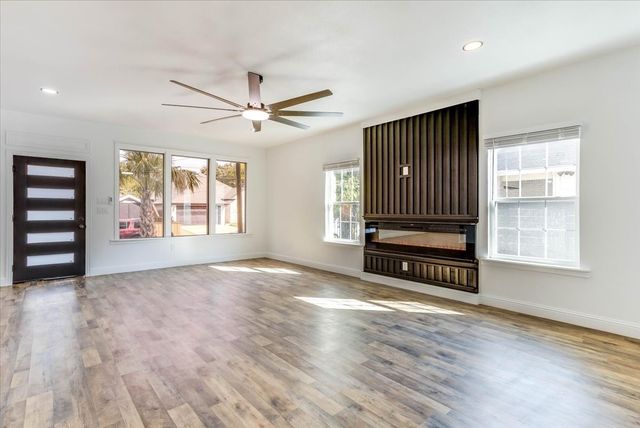 2726 Carpenter Avenue, Dallas, TX 75215