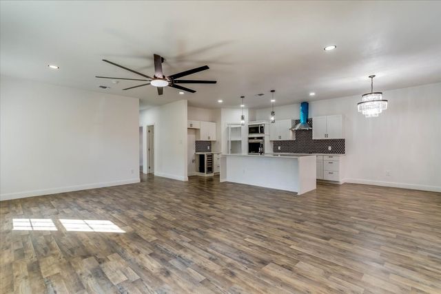 2726 Carpenter Avenue, Dallas, TX 75215