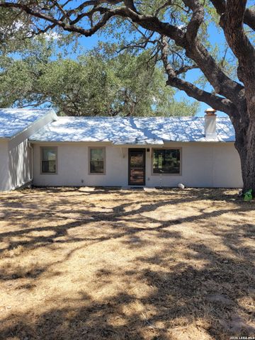 198 PRIVATE ROAD 7730, Devine, TX 78016