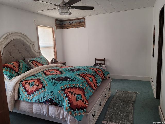 198 PRIVATE ROAD 7730, Devine, TX 78016