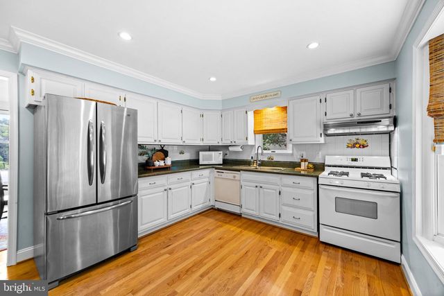 805 CHESTNUT GLEN GRTH, Baltimore, MD 21204
