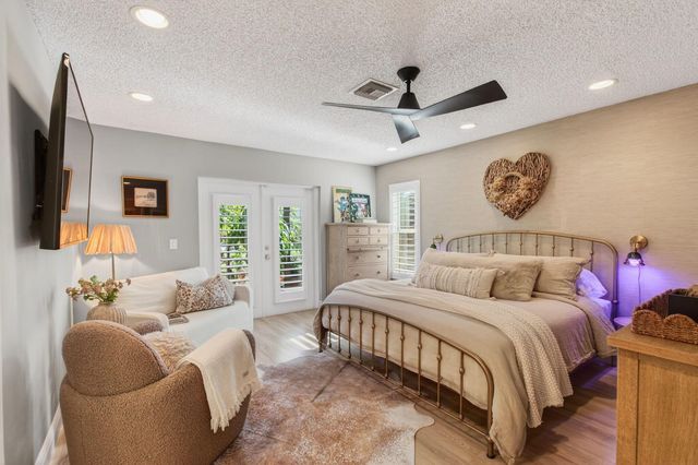 21400 Millbrook Court, Boca Raton, FL 33498