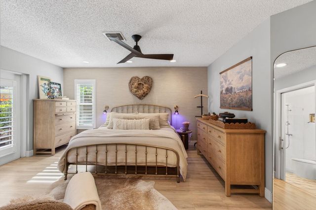 21400 Millbrook Court, Boca Raton, FL 33498