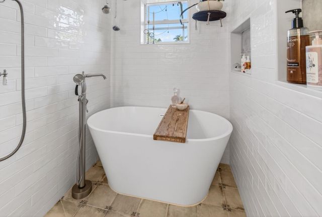 21400 Millbrook Court, Boca Raton, FL 33498