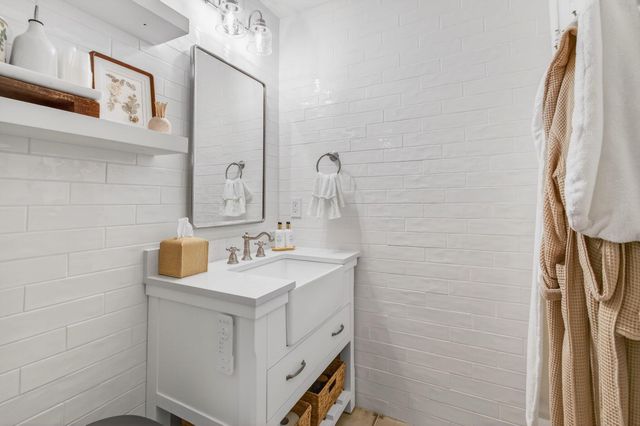 21400 Millbrook Court, Boca Raton, FL 33498