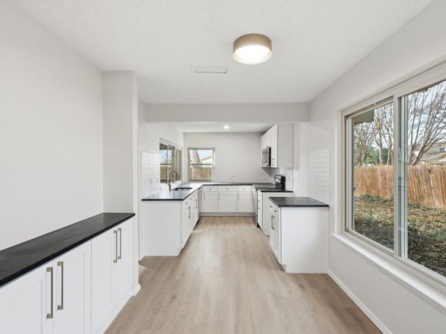 1826 Kingsbridge Drive, Garland, TX 75044