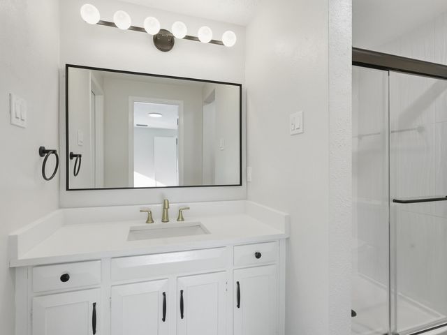 1826 Kingsbridge Drive, Garland, TX 75044