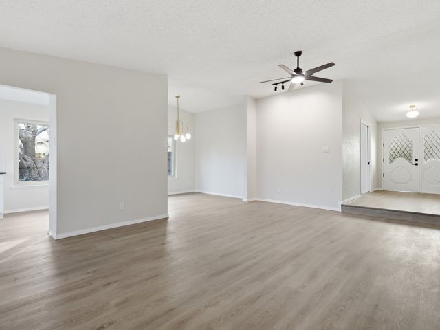 1826 Kingsbridge Drive, Garland, TX 75044