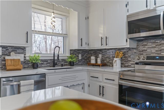 20104 Starr Ct, South Chesterfield, VA 23803