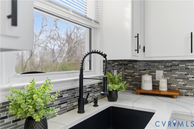 20104 Starr Ct, South Chesterfield, VA 23803