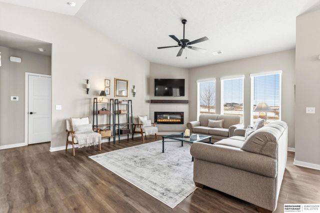 6406 S 213 Street, Elkhorn, NE 68022