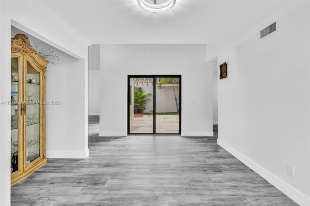 17532 NW 61st Ct N, Hialeah, FL 33015