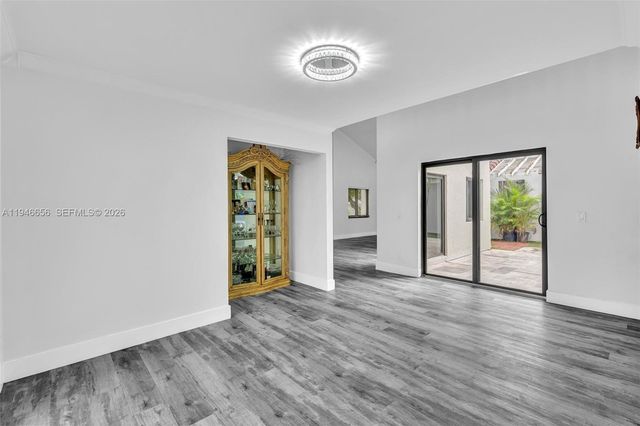 17532 NW 61st Ct N, Hialeah, FL 33015