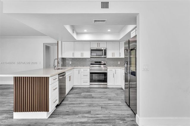 17532 NW 61st Ct N, Hialeah, FL 33015