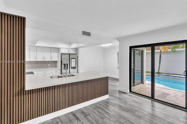 17532 NW 61st Ct N, Hialeah, FL 33015