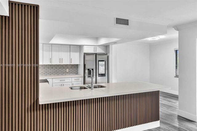 17532 NW 61st Ct N, Hialeah, FL 33015