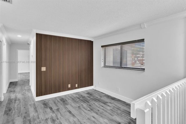 17532 NW 61st Ct N, Hialeah, FL 33015