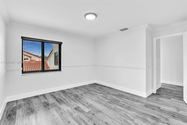 17532 NW 61st Ct N, Hialeah, FL 33015