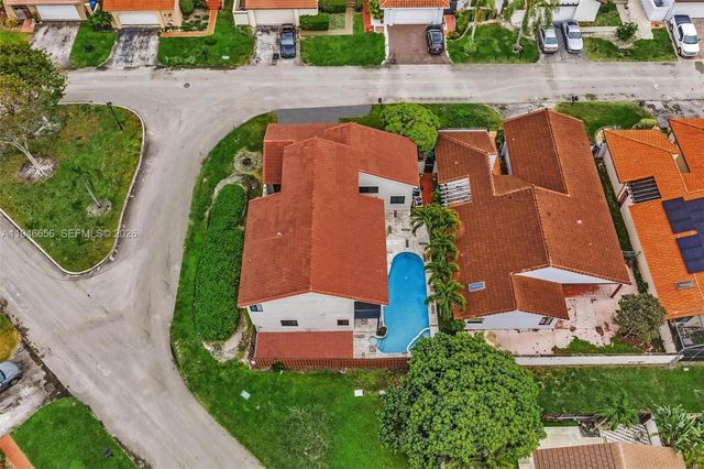 17532 NW 61st Ct N, Hialeah, FL 33015