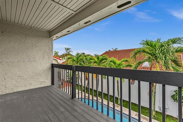 17532 NW 61st Ct N, Hialeah, FL 33015