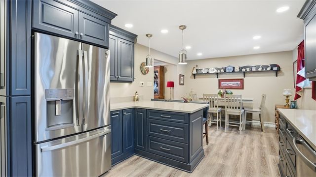 6142 Penn Dr, Penn Twp, PA 16002