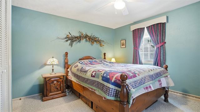 6142 Penn Dr, Penn Twp, PA 16002