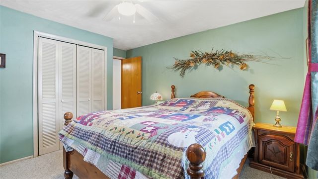 6142 Penn Dr, Penn Twp, PA 16002