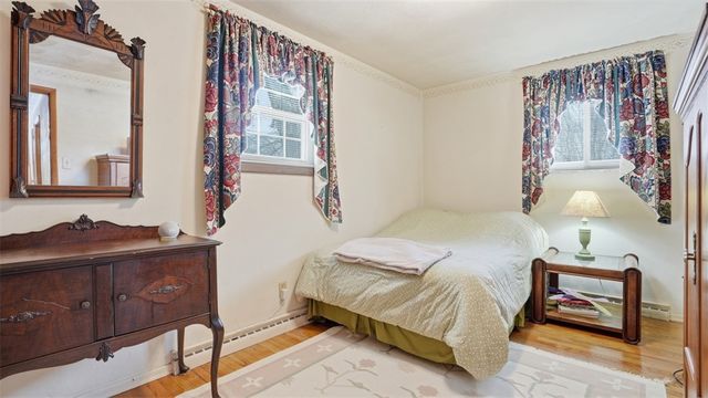 6142 Penn Dr, Penn Twp, PA 16002