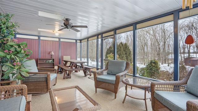 6142 Penn Dr, Penn Twp, PA 16002