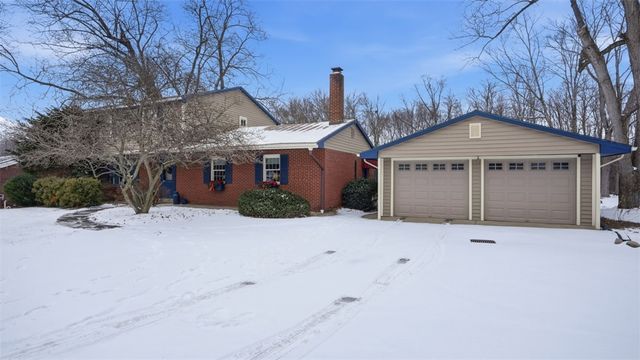 6142 Penn Dr, Penn Twp, PA 16002