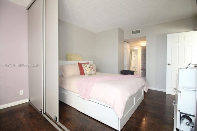 20379 W Country Club Drive 2237, Aventura, FL 33180