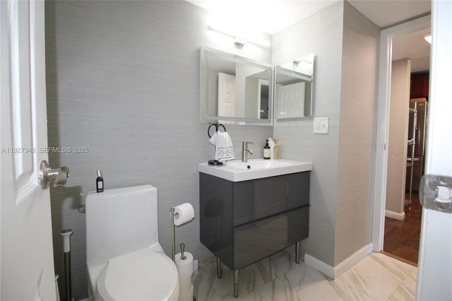 20379 W Country Club Drive 2237, Aventura, FL 33180