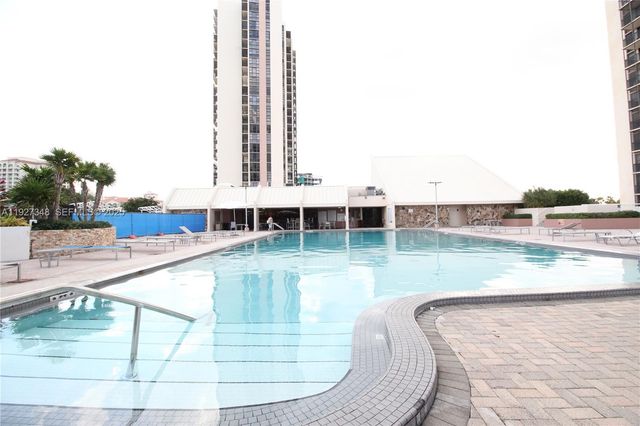 20379 W Country Club Drive 2237, Aventura, FL 33180