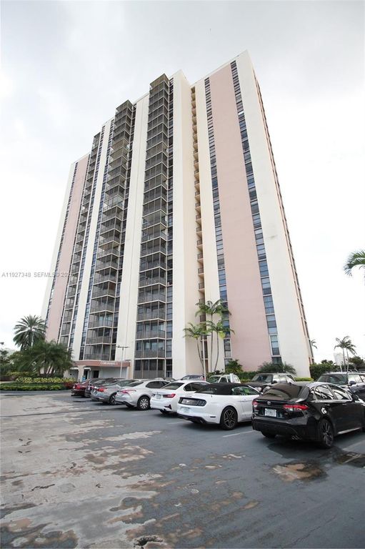 20379 W Country Club Drive 2237, Aventura, FL 33180