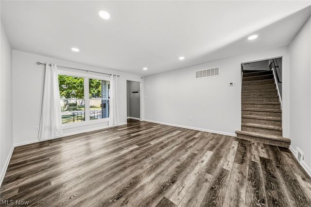 913 Glenside Road, South Euclid, OH 44121