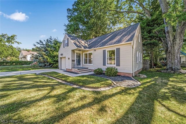 913 Glenside Road, South Euclid, OH 44121