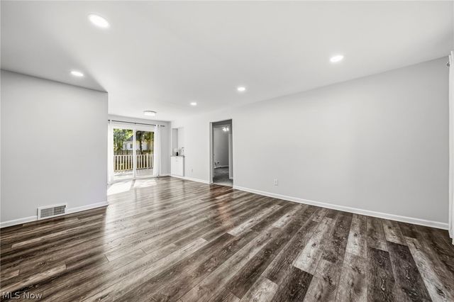 913 Glenside Road, South Euclid, OH 44121