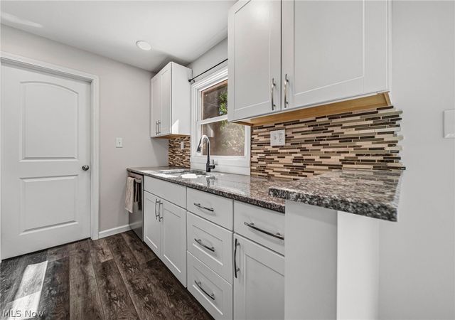 913 Glenside Road, South Euclid, OH 44121