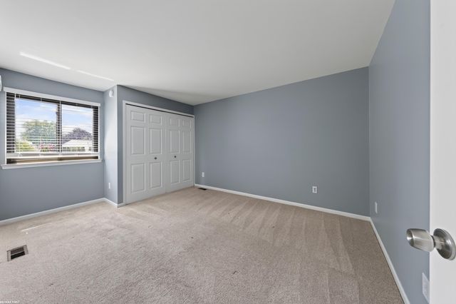 8224 Clay Court Court 11, Sterling Heights, MI 48313
