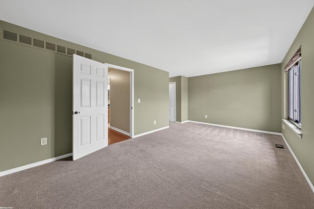 8224 Clay Court Court 11, Sterling Heights, MI 48313