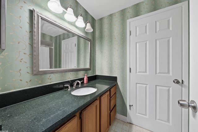 8224 Clay Court Court 11, Sterling Heights, MI 48313