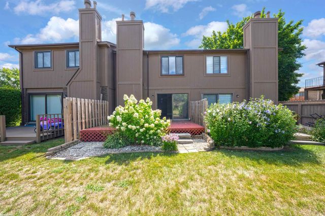 8224 Clay Court Court 11, Sterling Heights, MI 48313