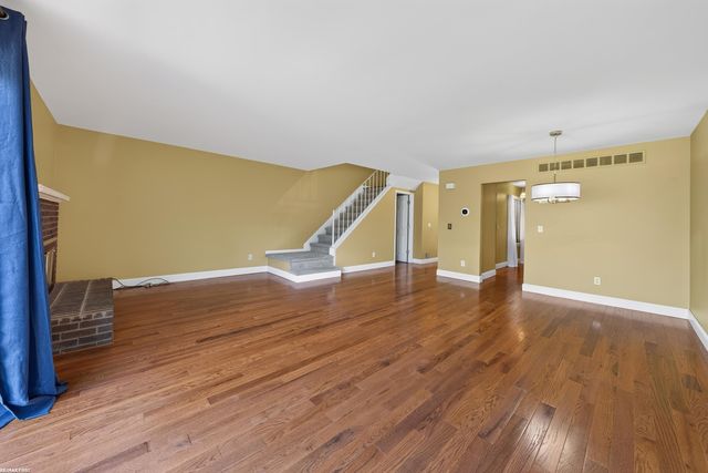 8224 Clay Court Court 11, Sterling Heights, MI 48313
